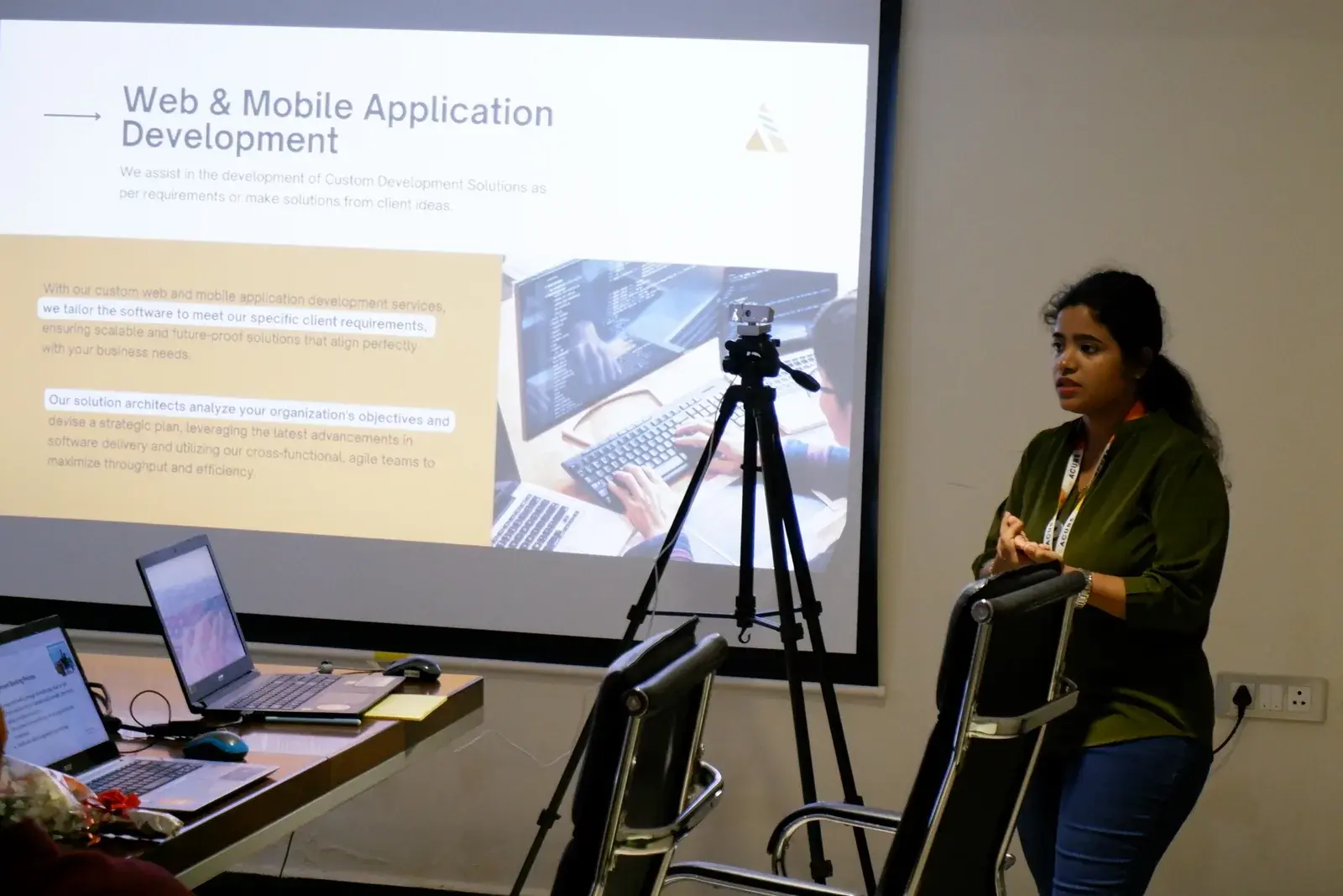 Acube presenting its web and mobile application development capability